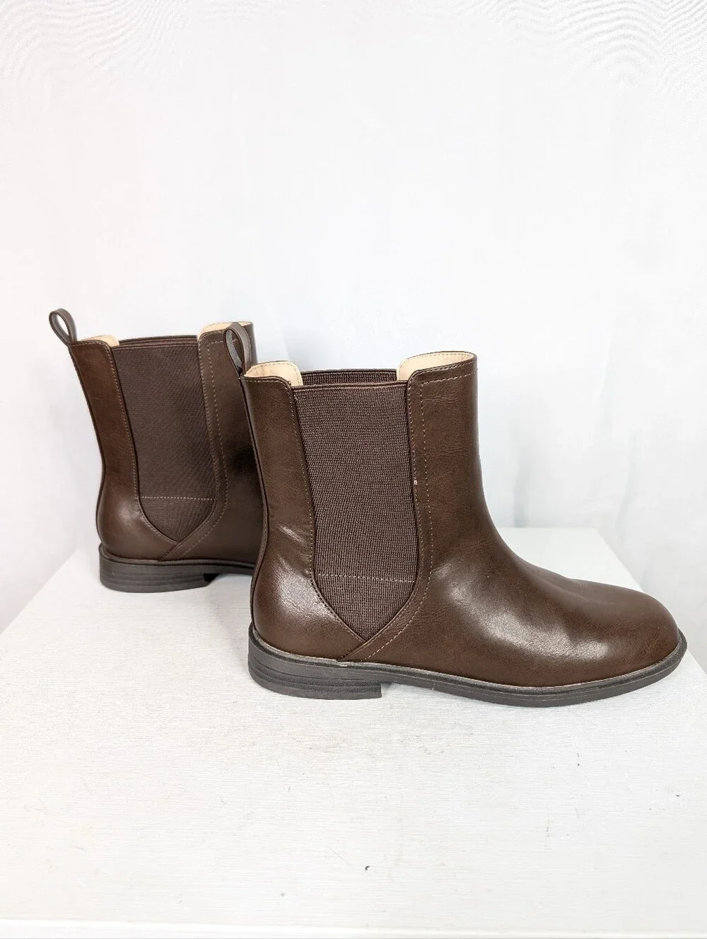 Journee Collection Violet Faux Leather Brown Chelsea Boots - Size 8